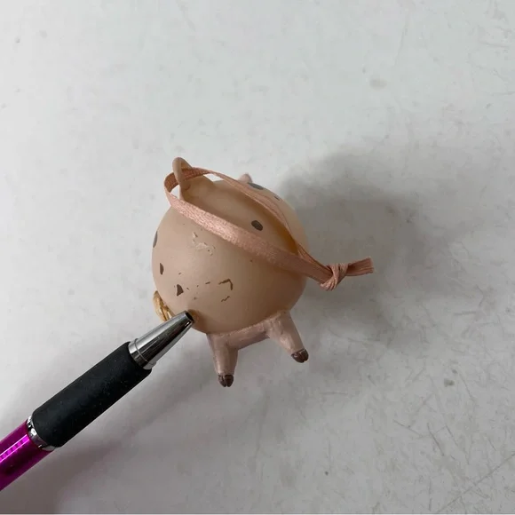 Pink Pig round ornament - Picture 9 of 12